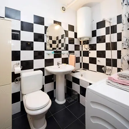Apartamento Close To Znjan Beach, Comfortable Apt With