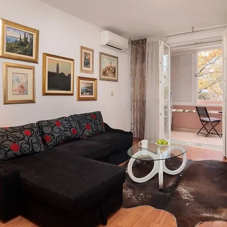 Close To Znjan Beach, Comfortable Apt With
