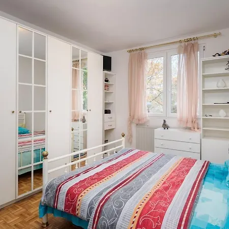 Close To Znjan Beach, Comfortable Apt With * Split