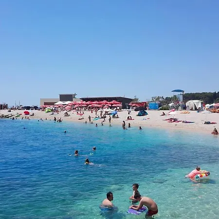 Close To Znjan Beach, Comfortable Apt With * Split